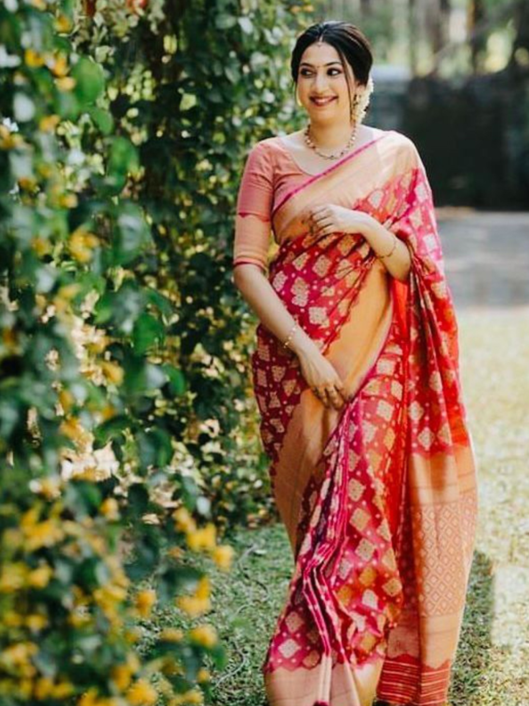

Fashion Booms Ethnic Motifs Woven Design Zari Pure Silk Banarasi Saree, Red
