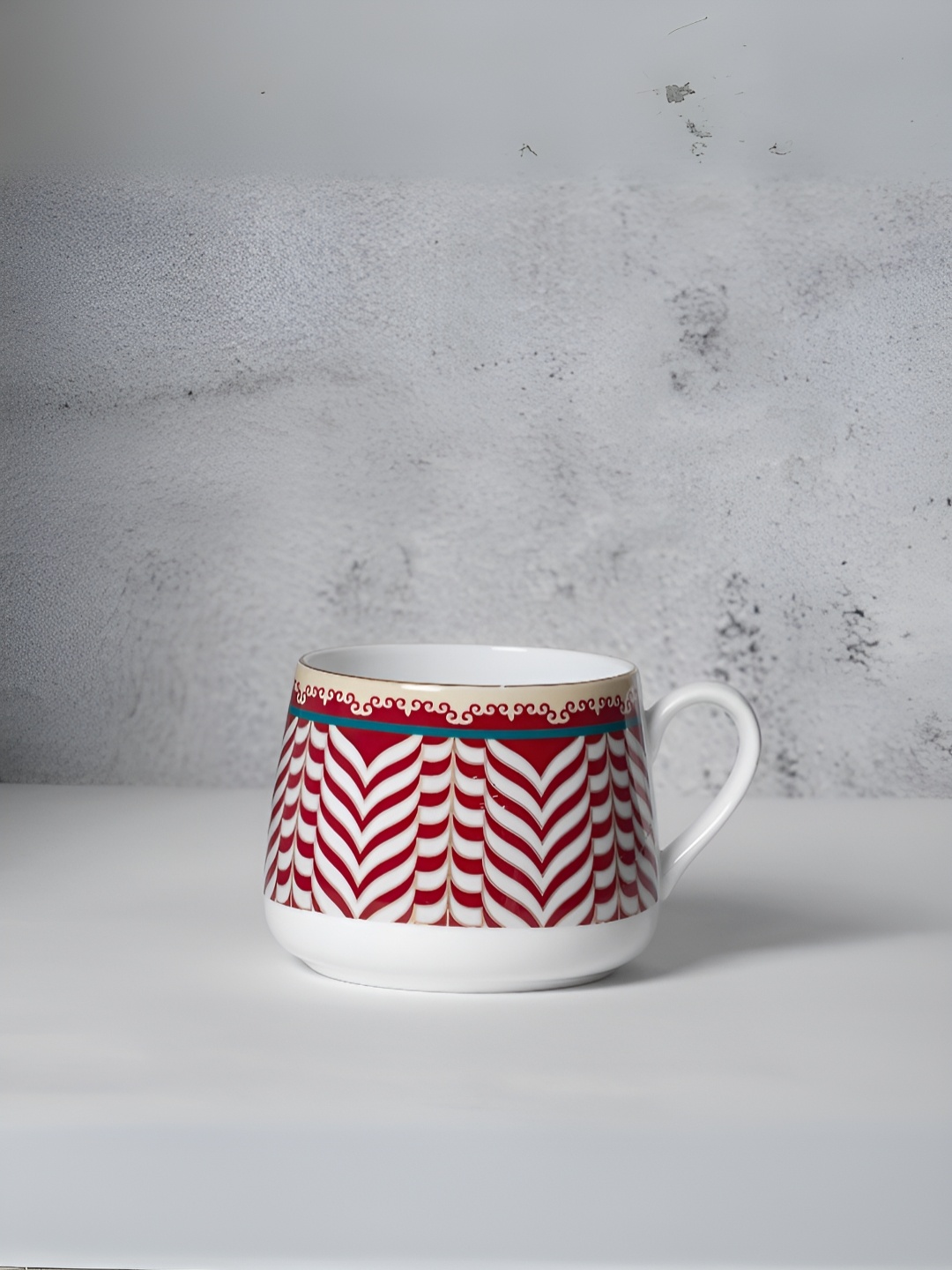

India Circus Isha White & Red 8 Pieces Printed Ceramic Cups & Saucers 280ml