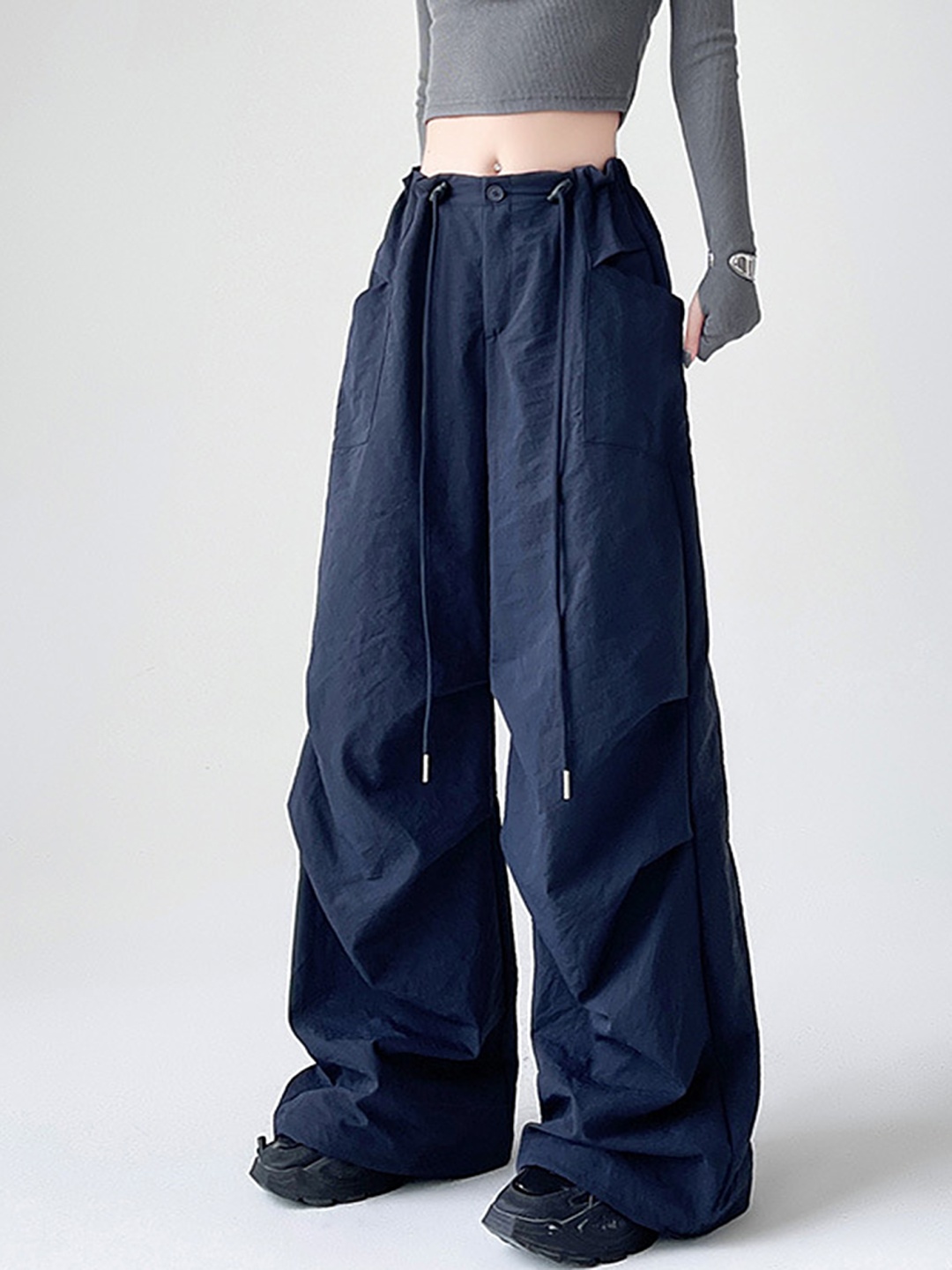 

LULU & SKY Women Loose Fit Parallel Trousers, Navy blue