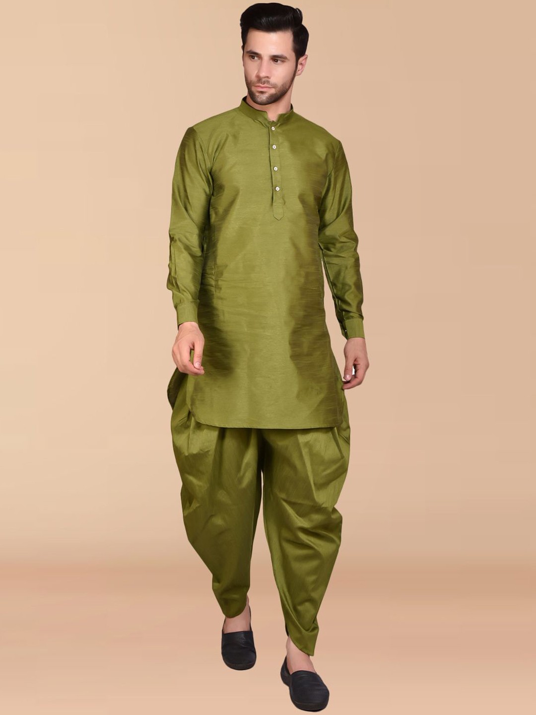 

PRINTINDIA Mandarin Collar Pure Silk Straight Kurta With Dhoti Pants, Green