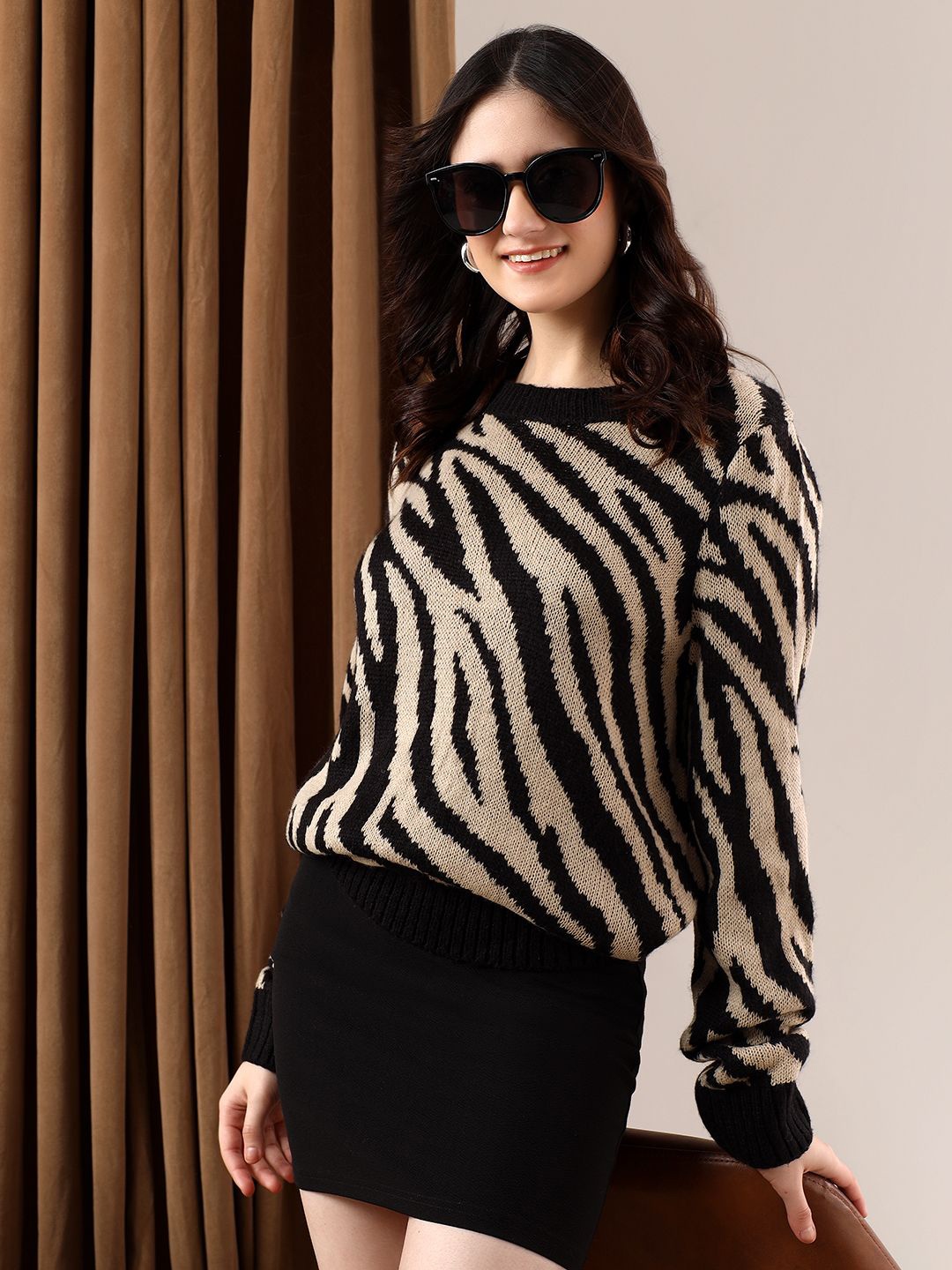 

Stylecast X Kotty Women Printed Round Neck Long Sleeves Pullover, Black