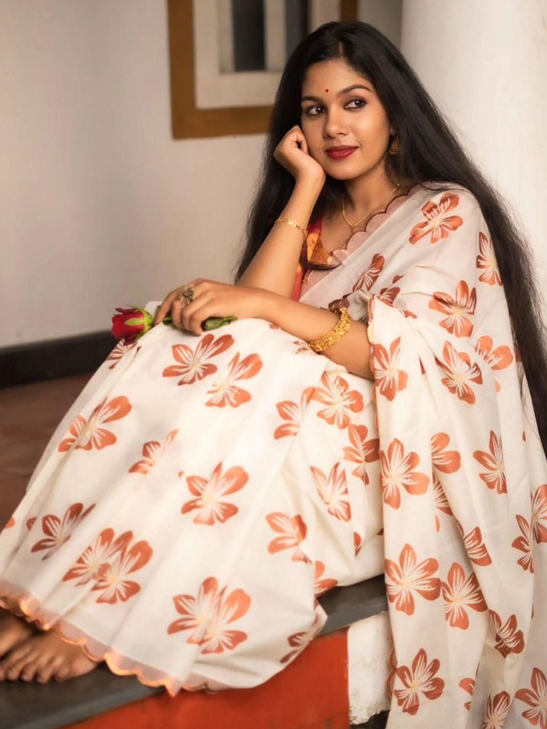 

Fashion Booms Floral Woven Design Zari Pure Silk Banarasi Saree, White