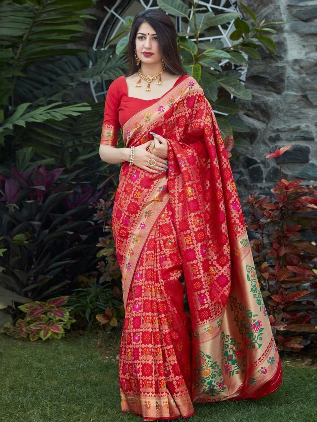 

Visit Wear Woven Design Zari Pure Silk Banarasi Saree, Red