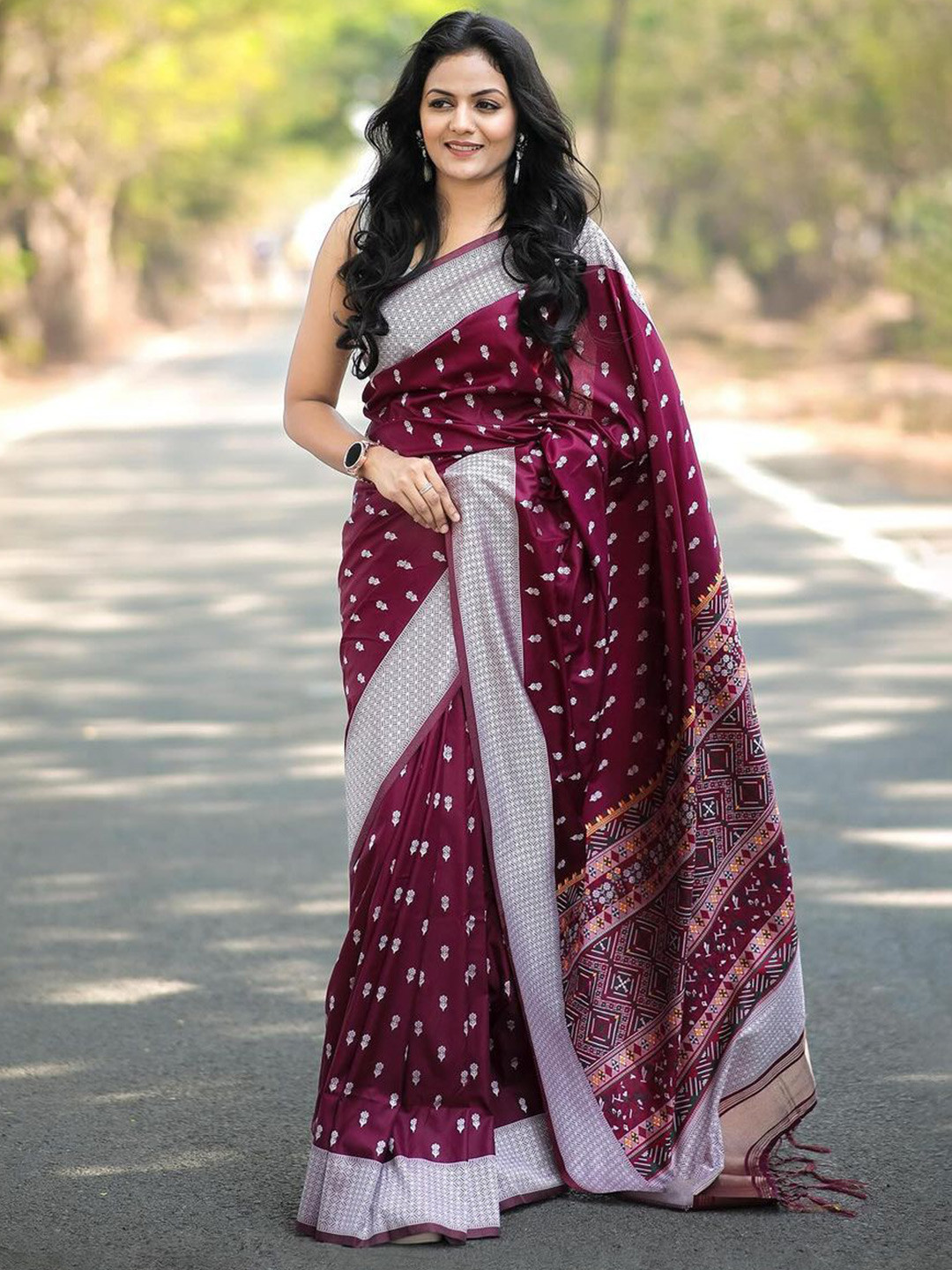 

Fashion Booms Woven Design Zari Pure Silk Banarasi Saree, Purple