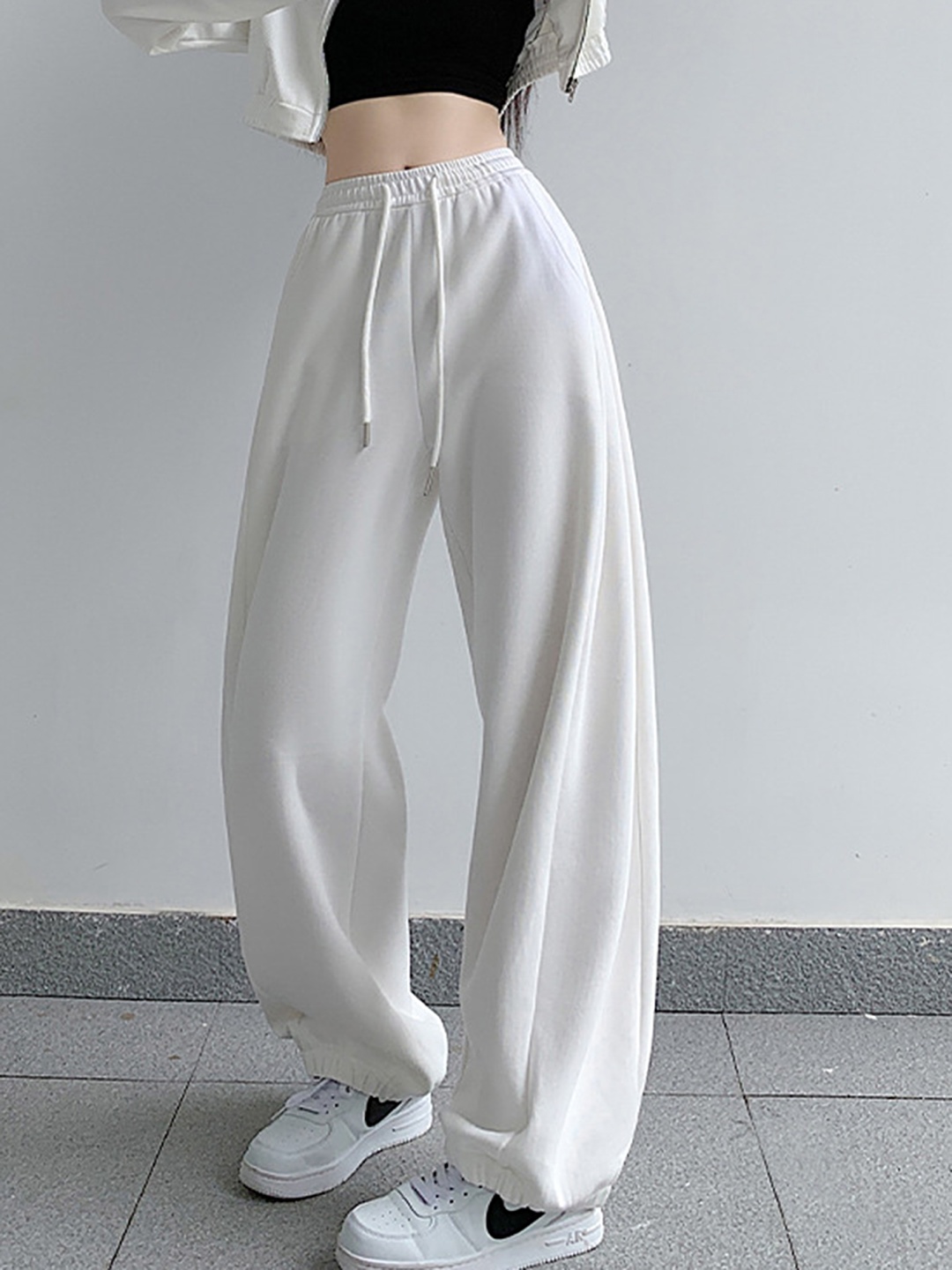 

LULU & SKY Women Loose Fit Mid-Rise Trousers, Off white