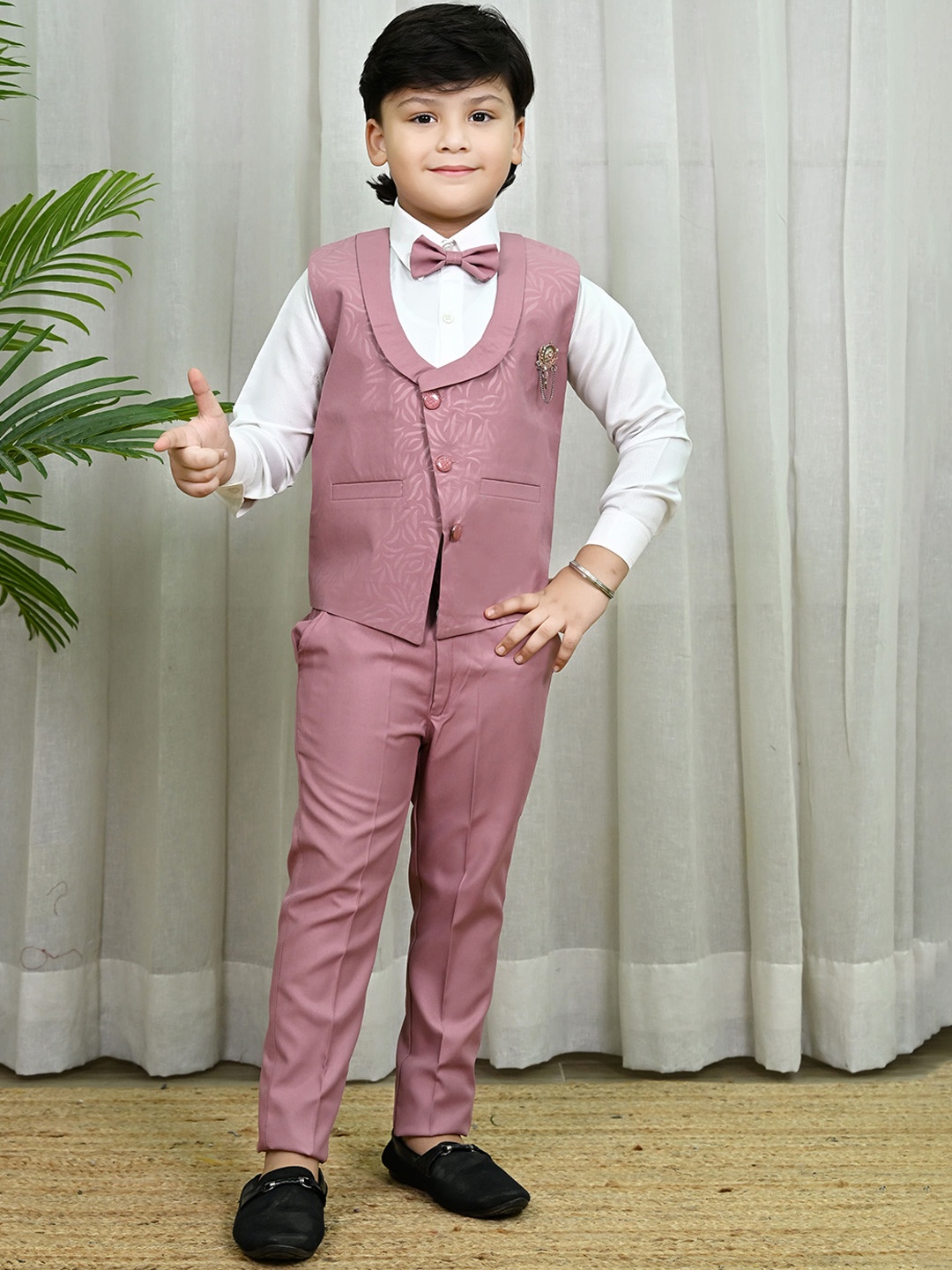 

BT DEZINES Boys Printed Single-Breasted Three-Piece Suit, Pink