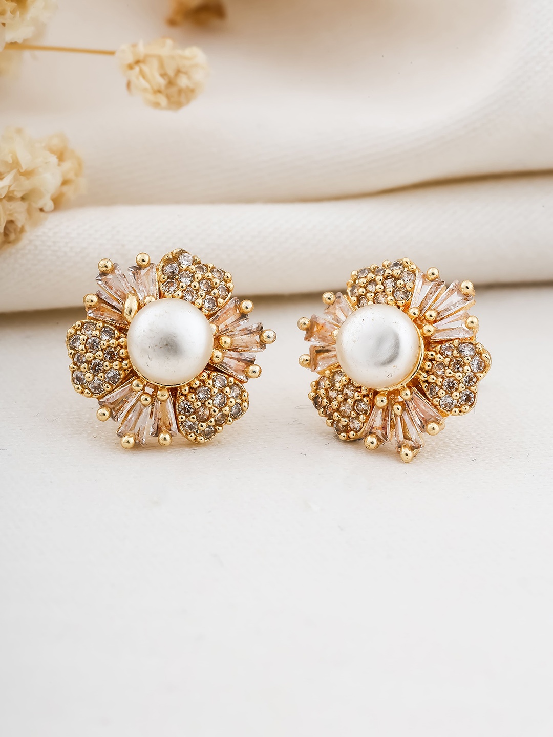 

Wynona Gold-Plated Contemporary American Diamond & Pearl Studs