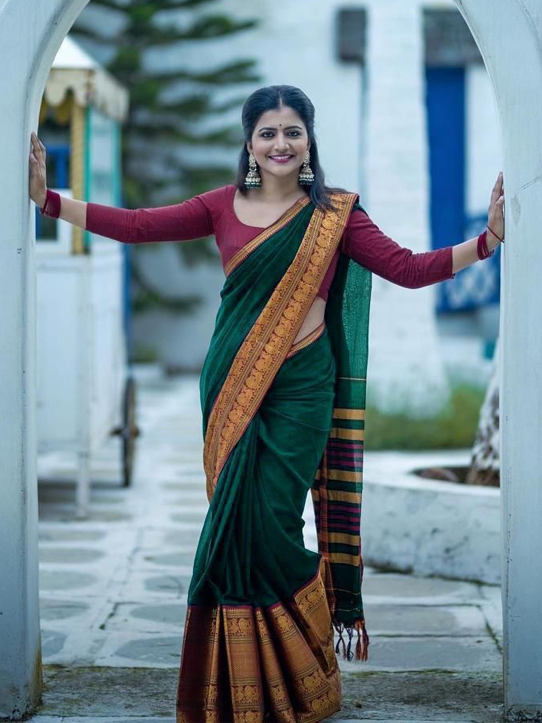 

Visit Wear Woven Design Pure Silk Banarasi Saree, Green