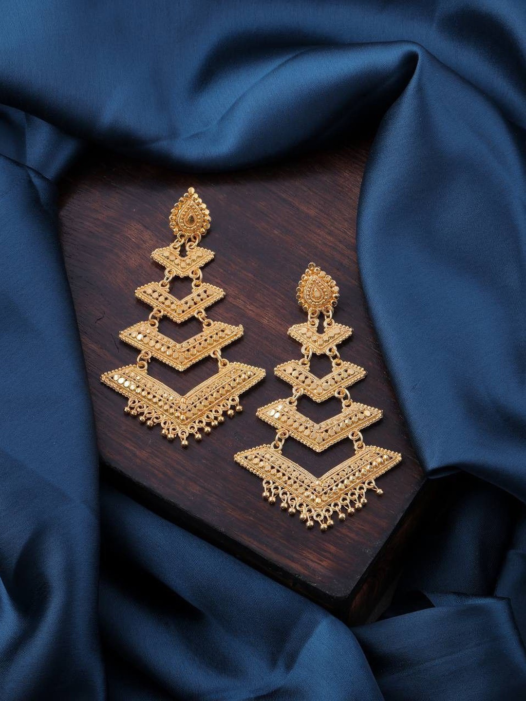 

Wynona Gold-Plated Contemporary Drop Earrings