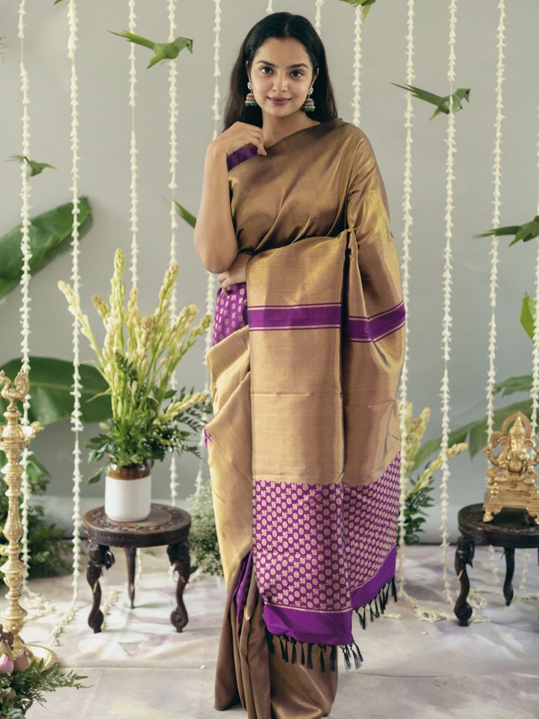

Fashion Booms Woven Design Zari Pure Silk Banarasi Saree, Gold