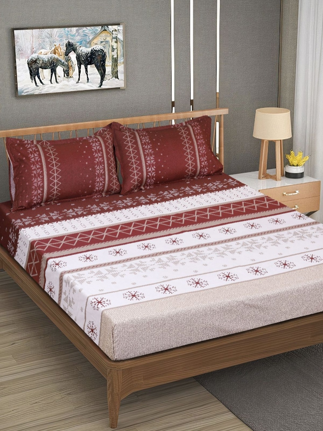 

Aura Beige & Maroon Geometric 240 TC Cotton King Bedsheet Set 2.74 m x 2.74 cm