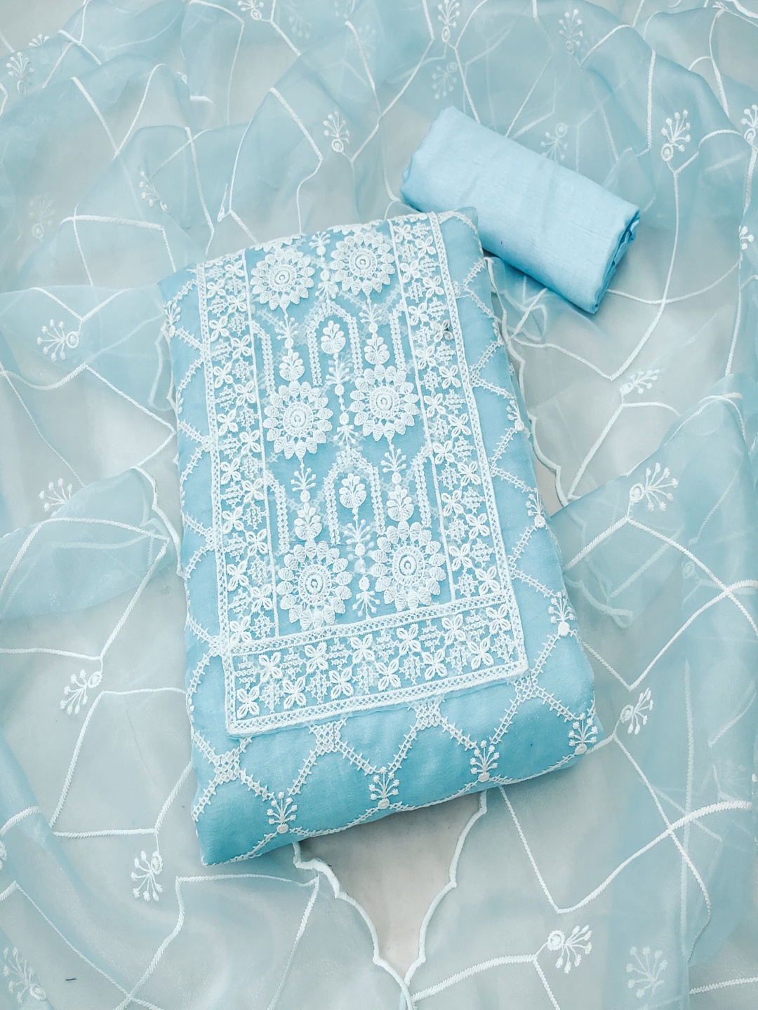 

Maroosh Floral Embroidered Organza Unstitched Dress Material, Turquoise blue