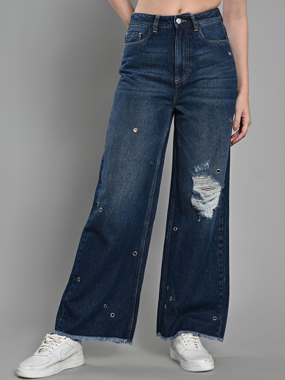 

IZEL Women Wide Leg Mildly Distressed Light Fade Jeans, Blue