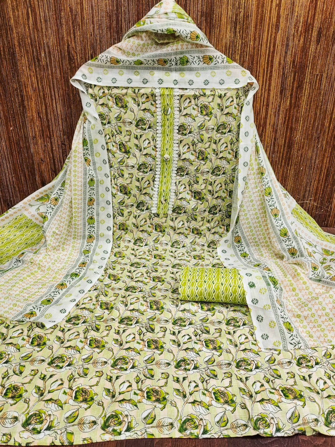 

Maroosh Floral Embroidered Unstitched Dress Material, Green