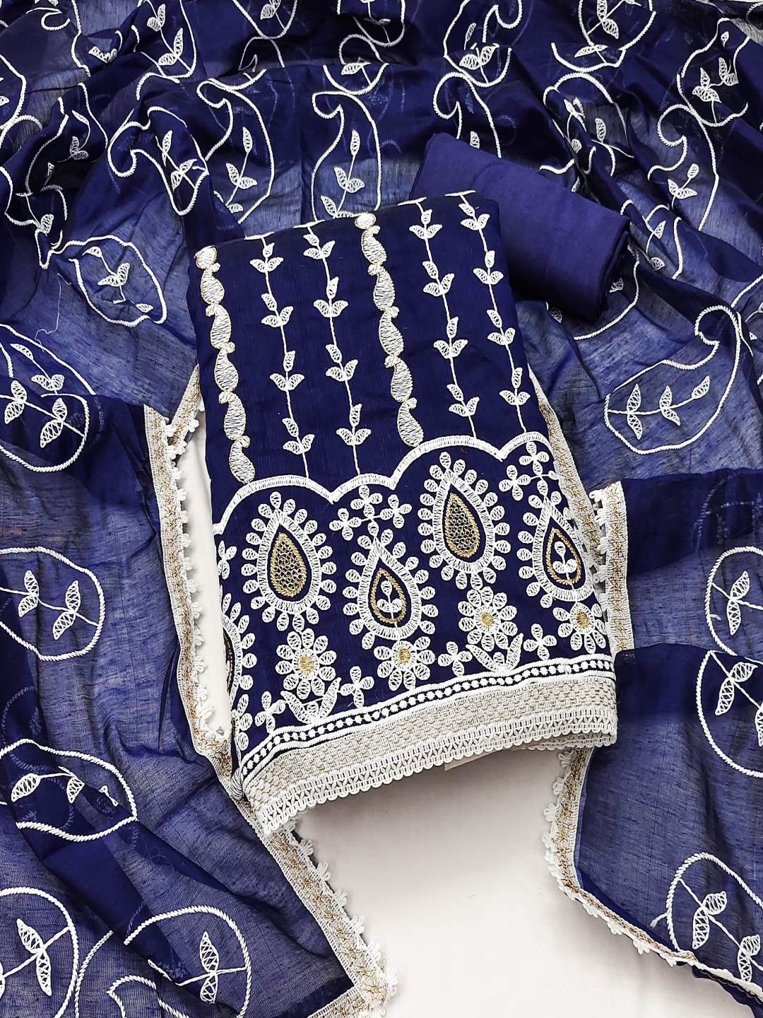 

Maroosh Floral Embroided Unstitched Dress Material, Blue