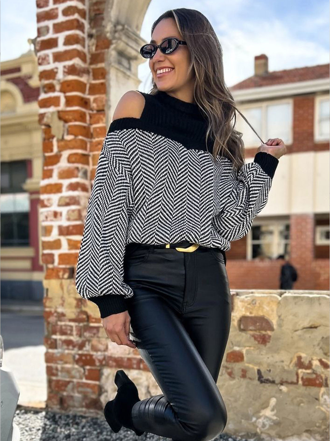 

LULU & SKY Women Striped Pullover, Black