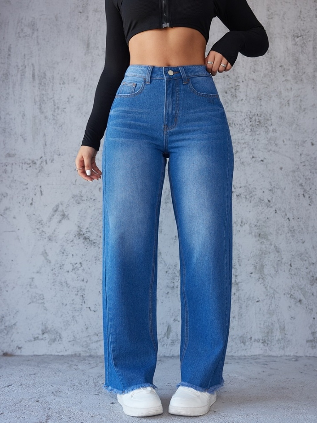 

LULU & SKY Women Frayed Hem Straight Fit High-Rise Light Fade Jeans, Blue