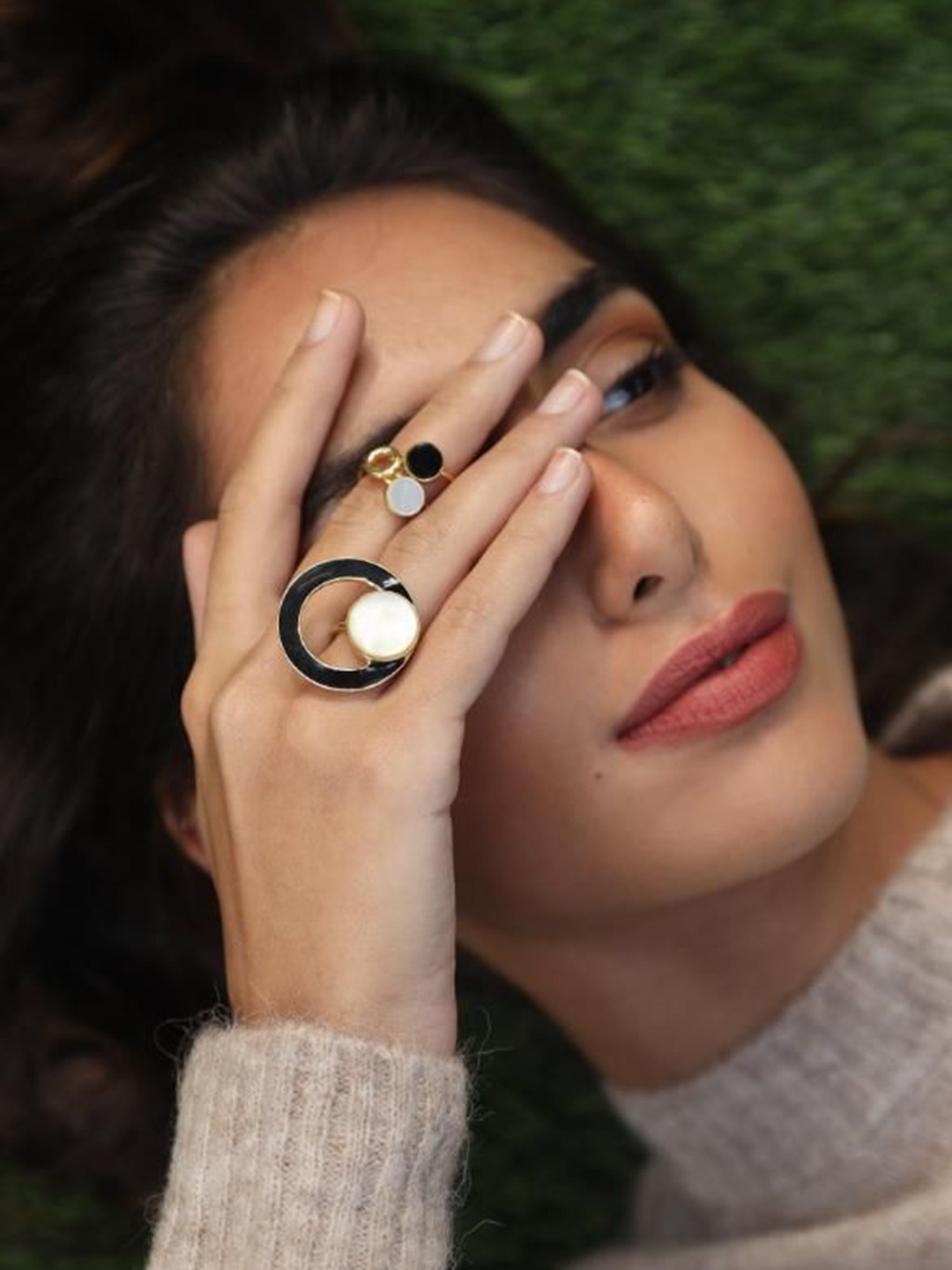 

Varnika Arora Gold-Plated Onyx Studded Finger Ring