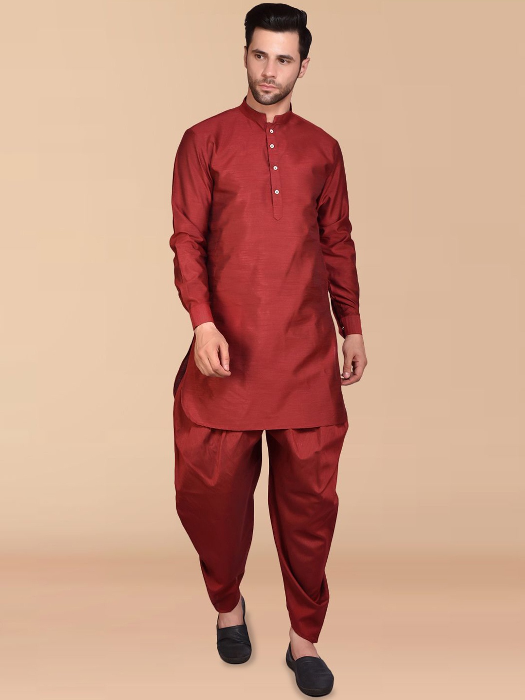 

PRINTINDIA Mandarin Collar Pure Silk Kurta with Harem Pant, Maroon