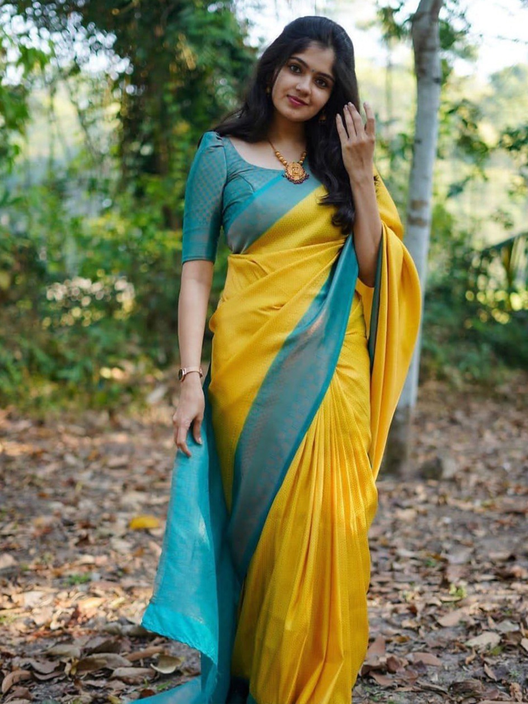 

Fashion Booms Woven Design Zari Pure Silk Banarasi Saree, Yellow