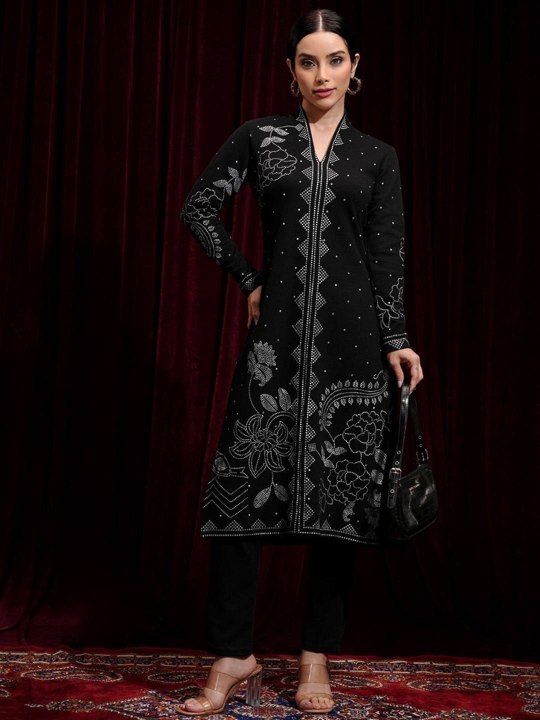 

Vishudh Ethnic Motifs Printed V-Neck Long Sleeves Straight Kurta with Trousers, Black