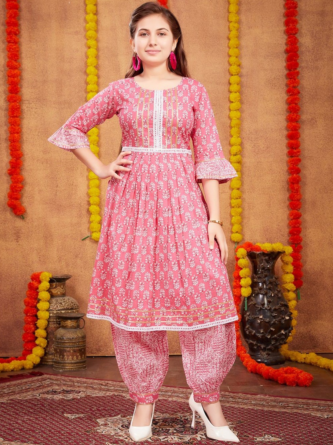 

Sangria Girls Pink Floral Printed Round Neck Regular Pure Cotton Kurta With Patiala