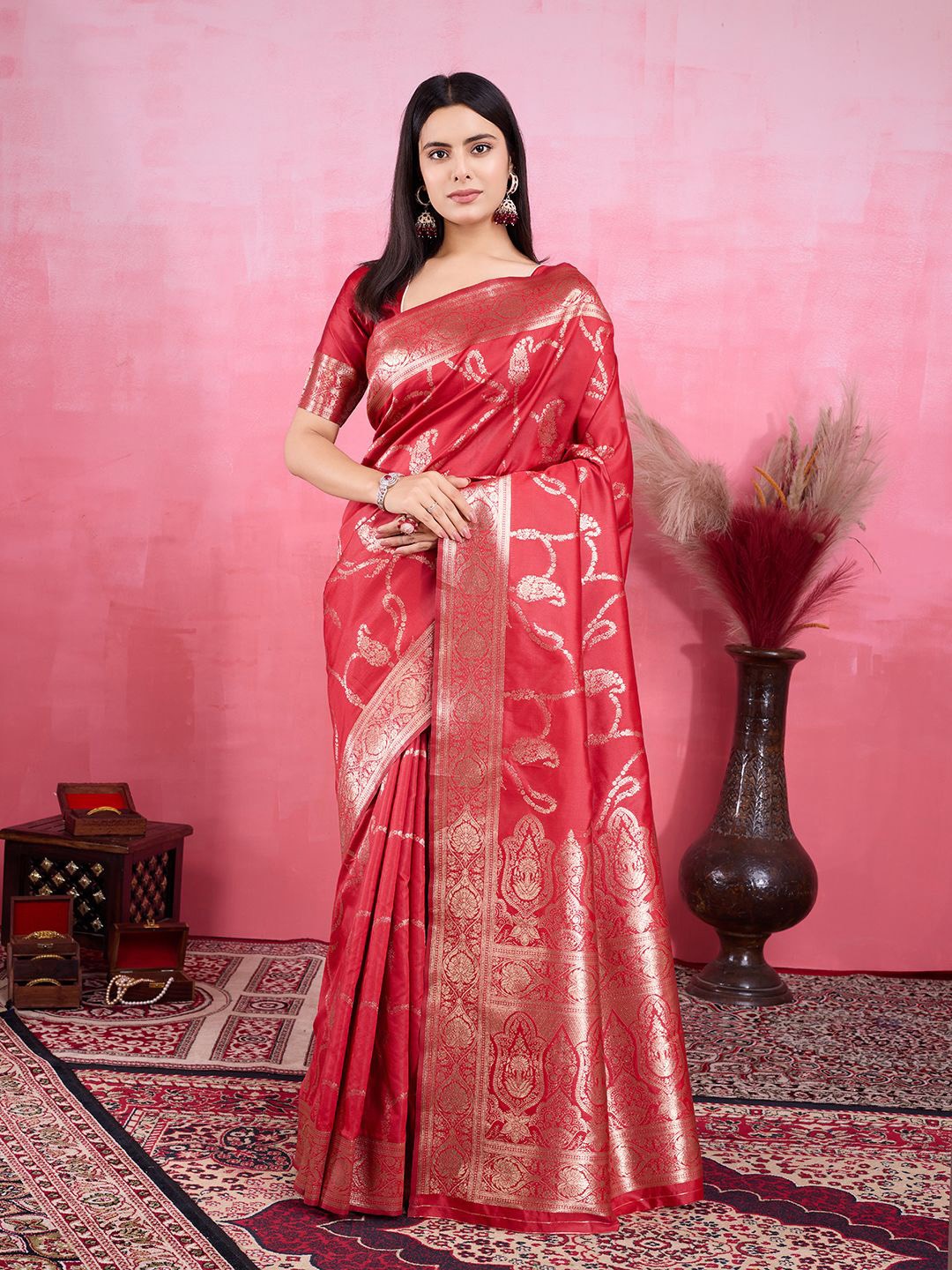 

KAYOMMI Woven Design Zari Pure Silk Banarasi Saree, Red