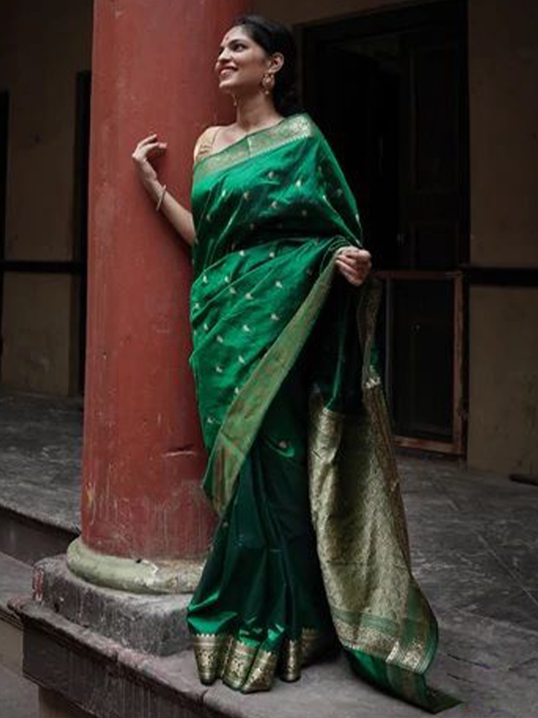 

Visit Wear Woven Design Ethnic Motifs Zari Pure Silk Banarasi Saree, Green