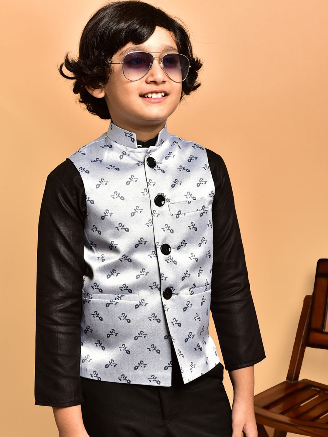 

PRINTINDIA Boys Printed Mandarin Collar Nehru Jacket, Silver