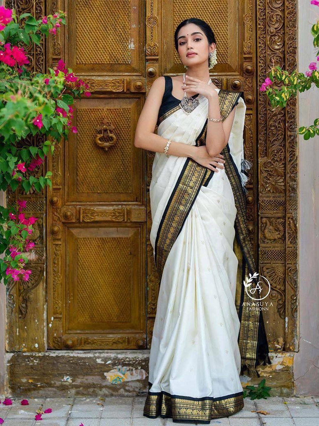 

Visit Wear Woven Design Zari Pure Silk Banarasi Saree, White