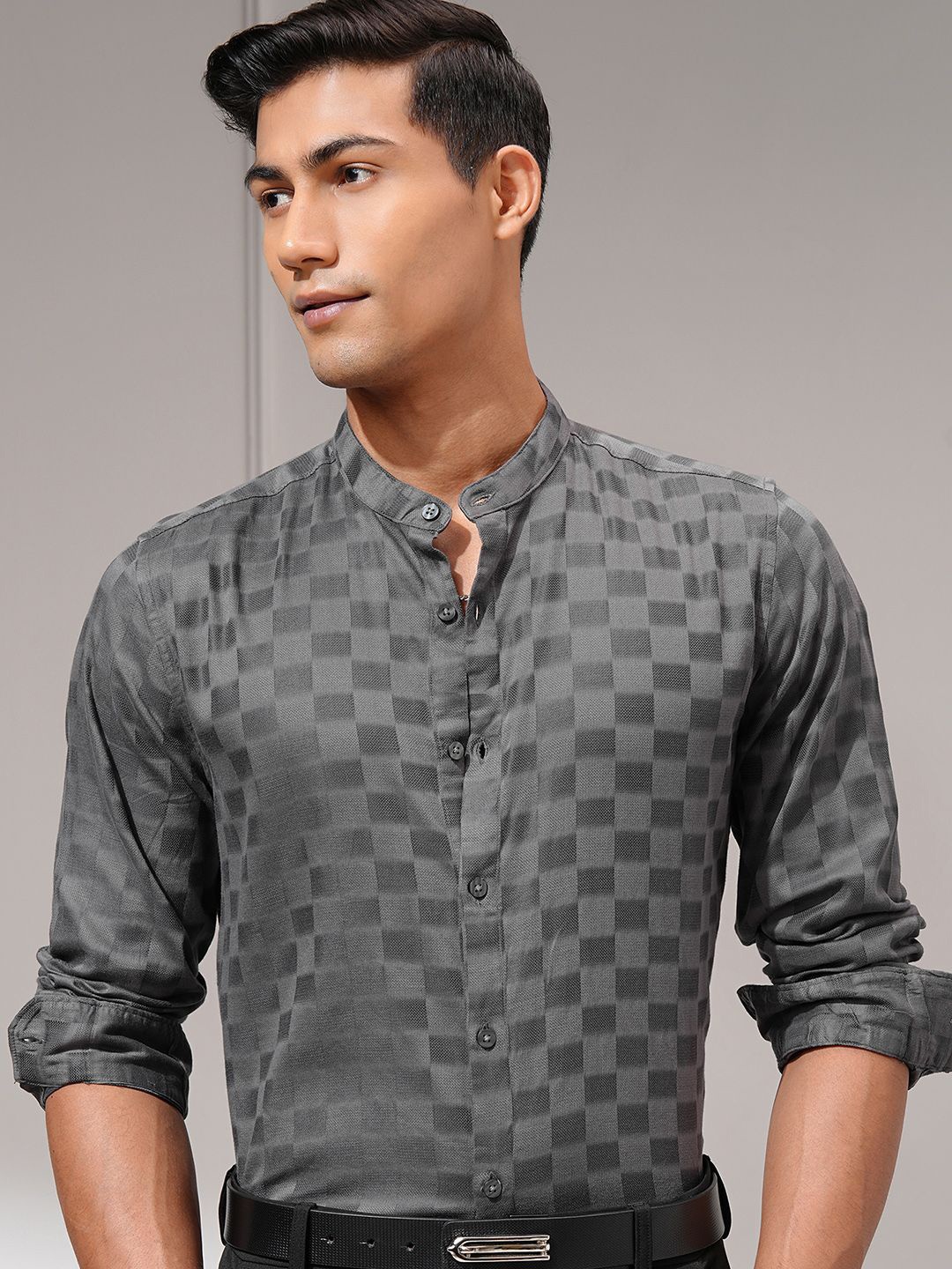 

HIGHLANDER Men Checked Opaque Casual Shirt, Charcoal
