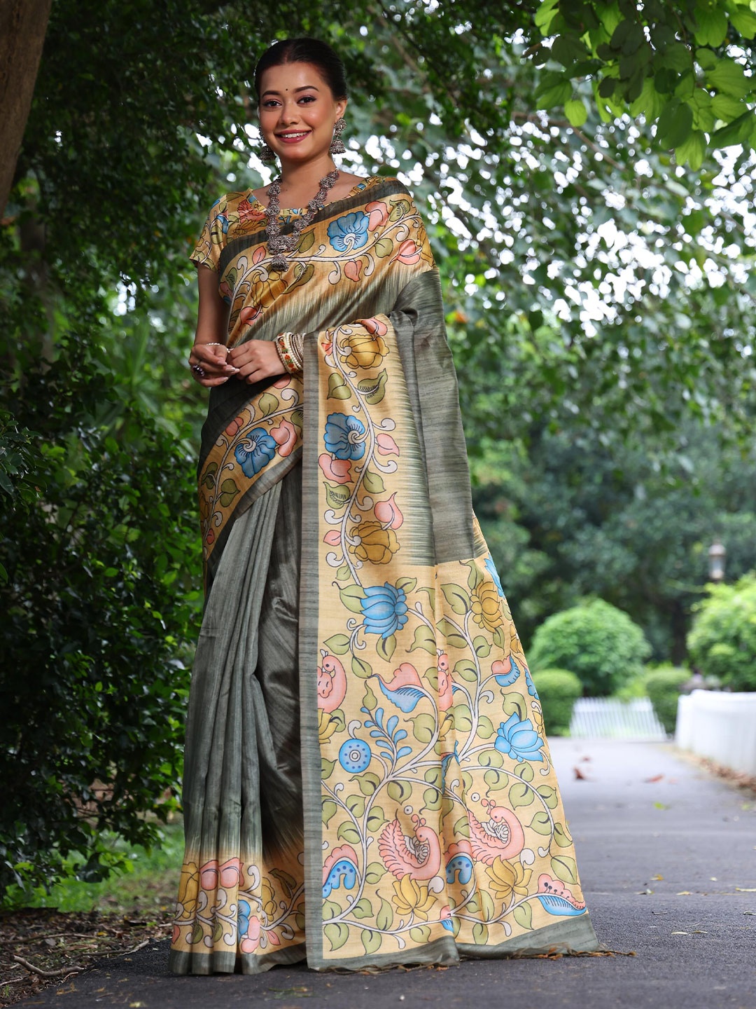 

Kandora Pure Silk Tussar Saree, Green