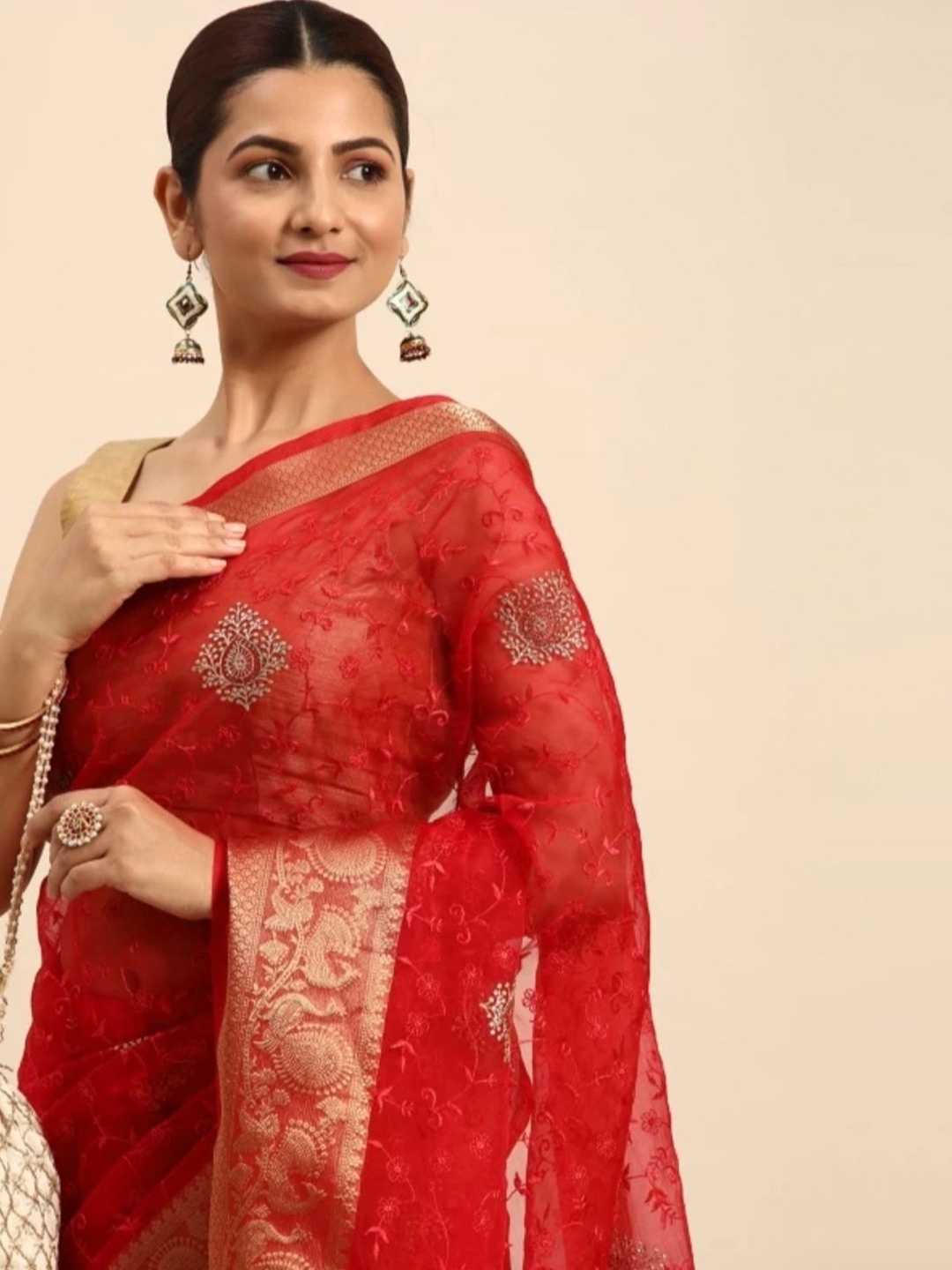 

DIVASTRI Ethnic Motifs Embroidered Organza Banarasi Saree, Red