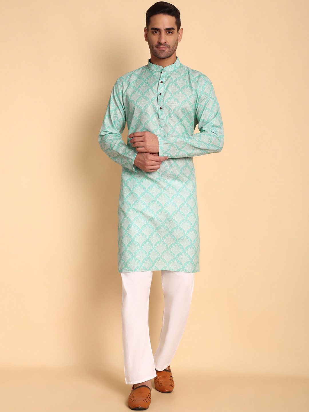 

Vardha Ethnic Motifs Printed Mandarin Collar Cotton Straight Kurta, Green