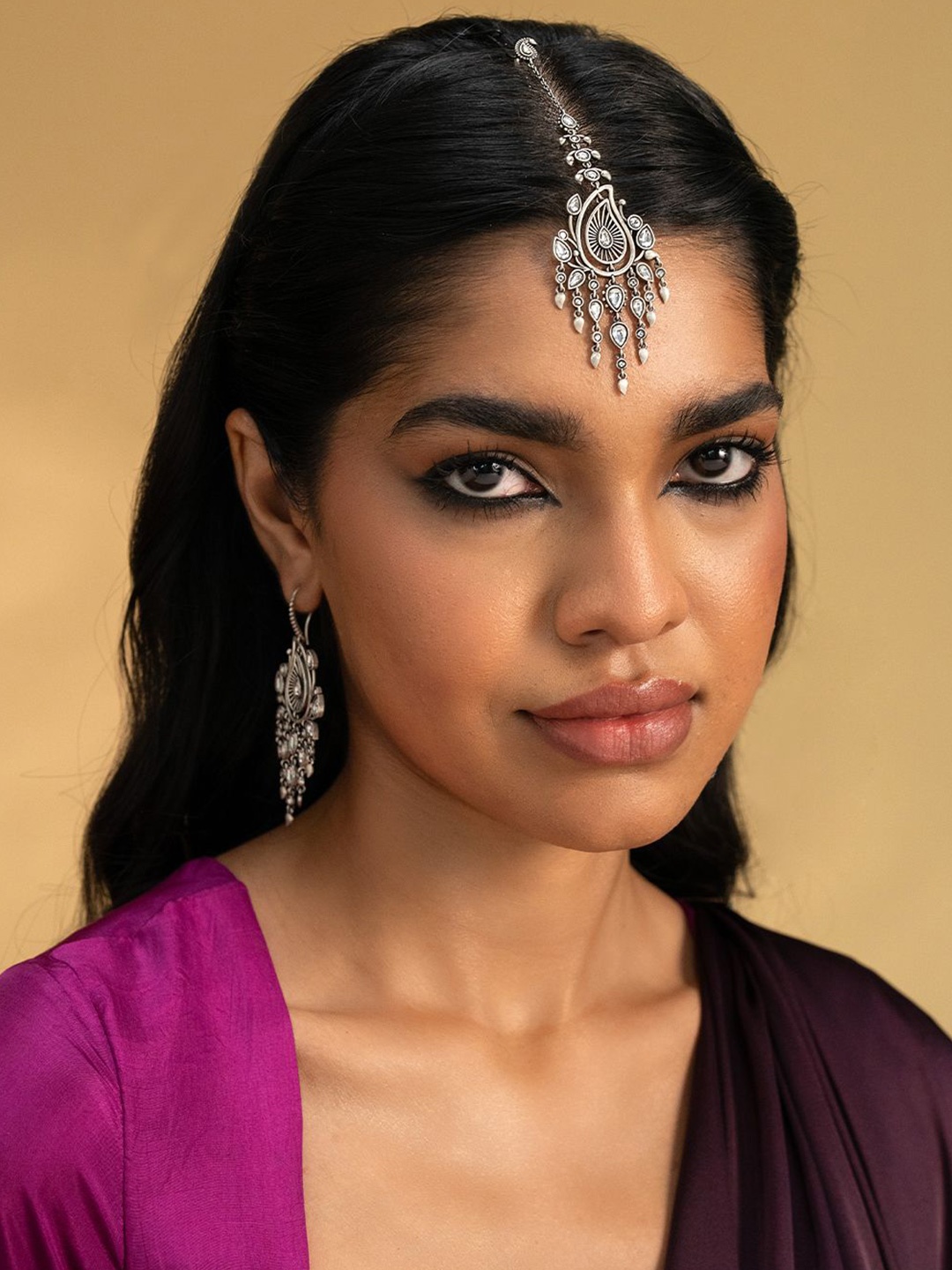 

SHAYA Stone Studded Oxidised Maang Tikka, Silver