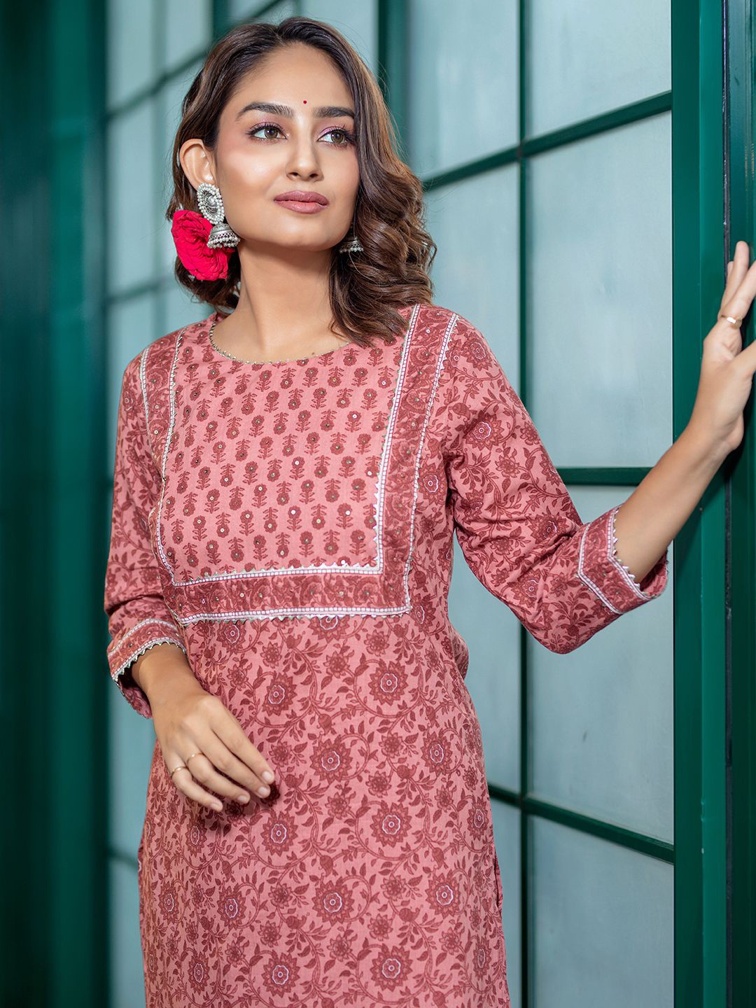 

Anouk Ethnic Motifs Embroidered Sequinned Pure Cotton Kurta With Harem Pants, Pink