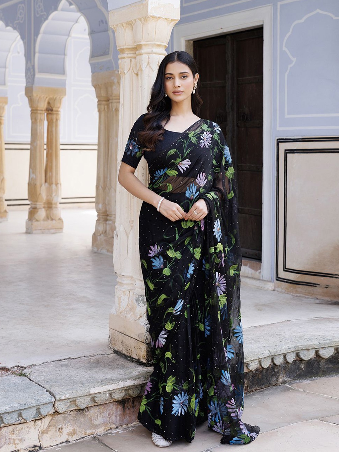 

Geroo Luxe Floral Printed Mukaish Pure Chiffon Ready to Wear Saree, Black