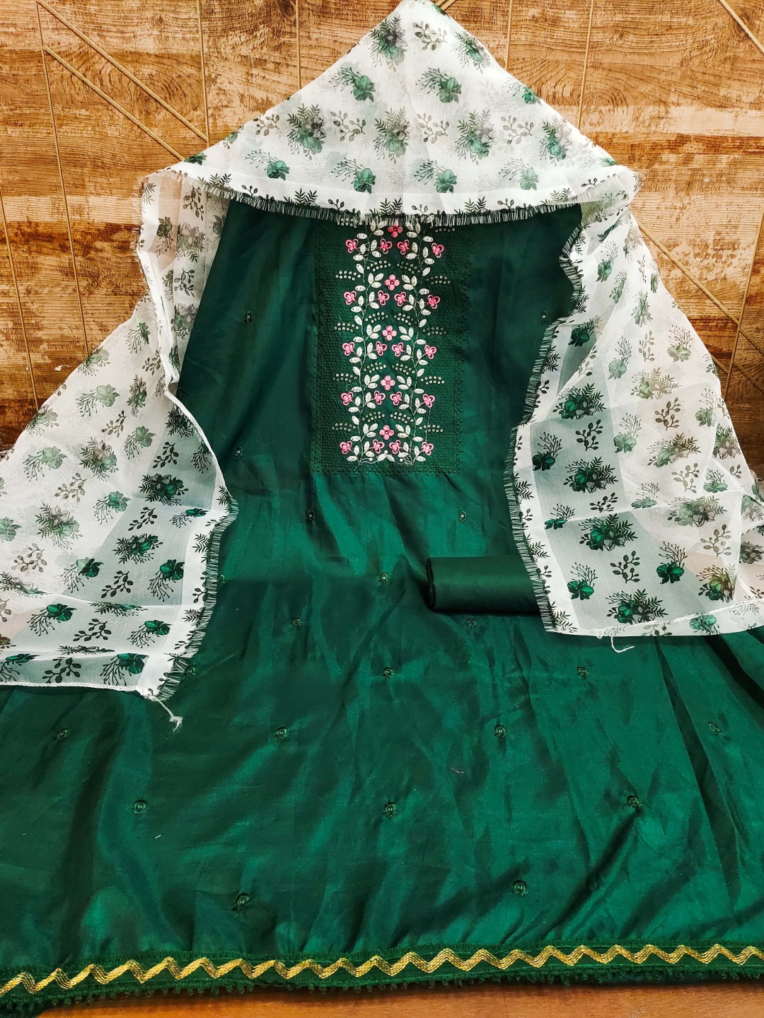 

Maroosh Floral Embroidered Unstitched Dress Material, Green