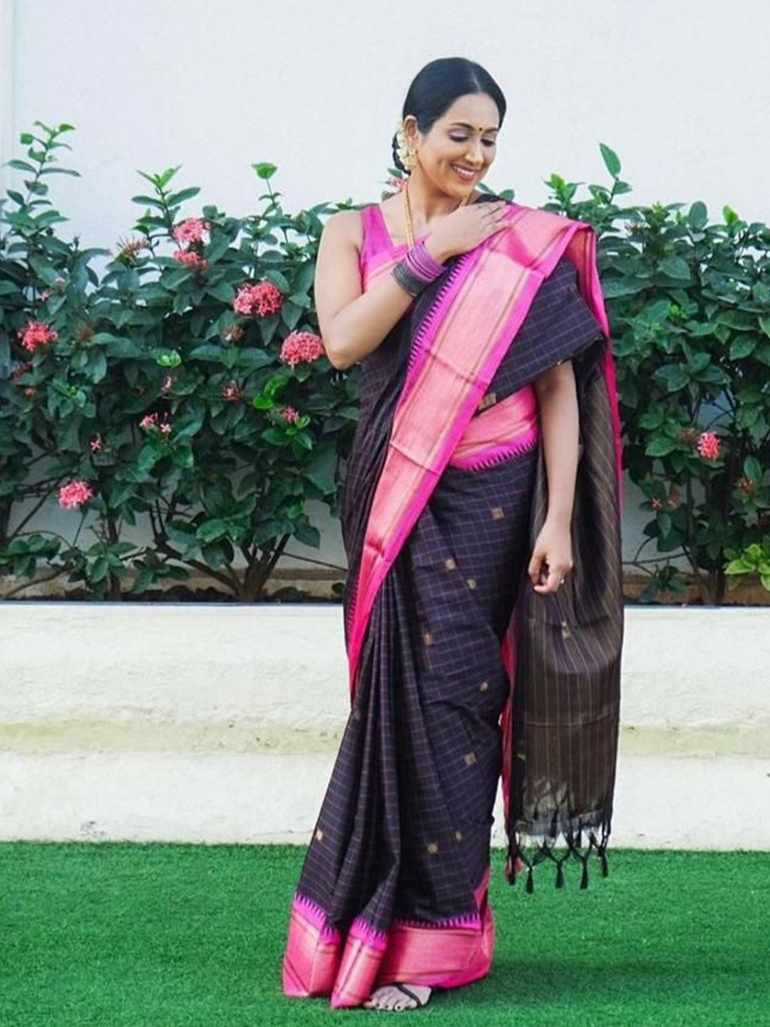 

Fashion Booms Ethnic Motifs Woven Design Zari Pure Silk Banarasi Saree, Pink