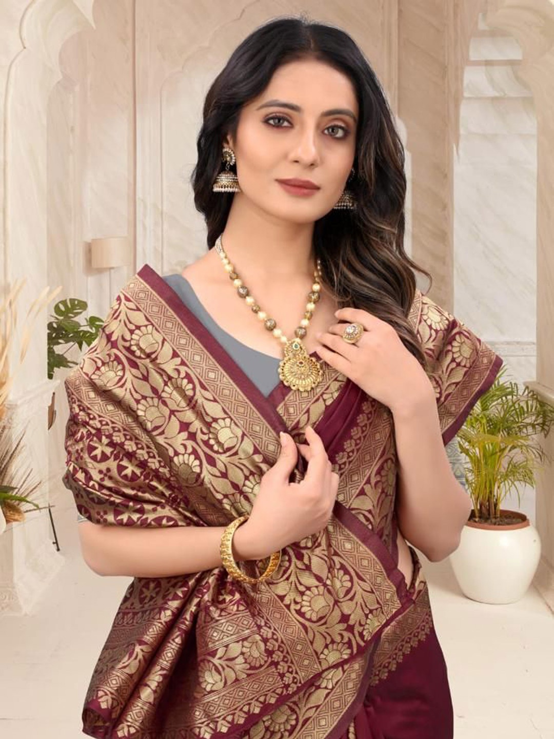 

Visit Wear Woven Design Zari Banarasi Saree, Brown