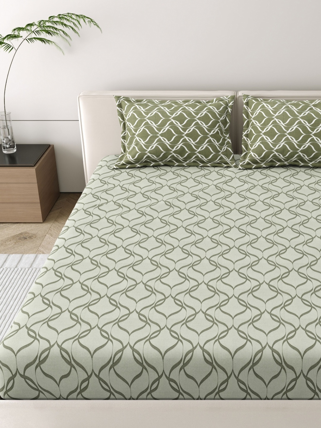 

MAFATLAL Grey & White Printed Pure Cotton 186 TC King Bedsheet Set 2.74 m x 2.74 m