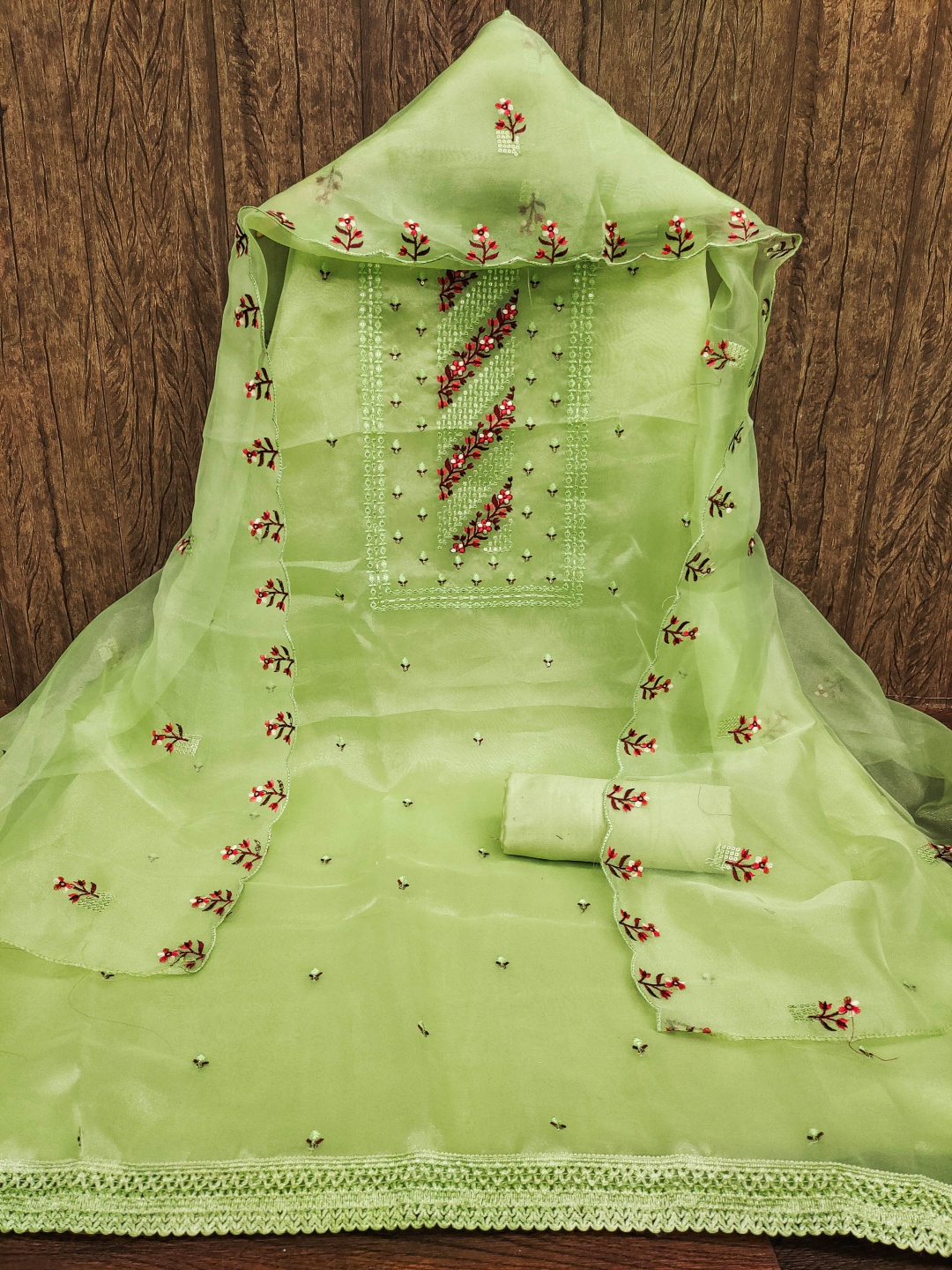 

Maroosh Floral Embroided Organza Unstitched Dress Material, Green