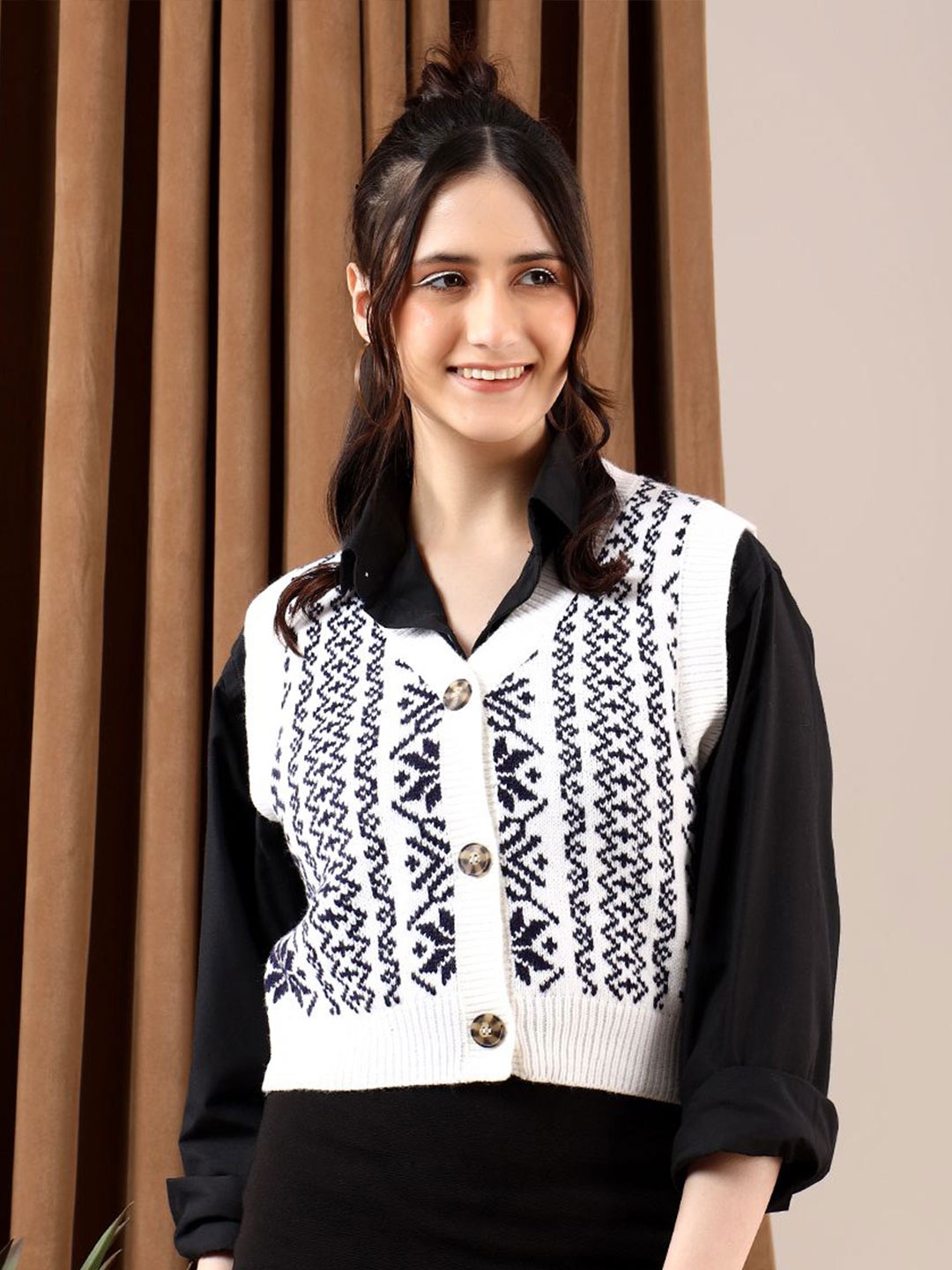 

Stylecast X Kotty Women V-Neck Cotton Sweater Vest, White