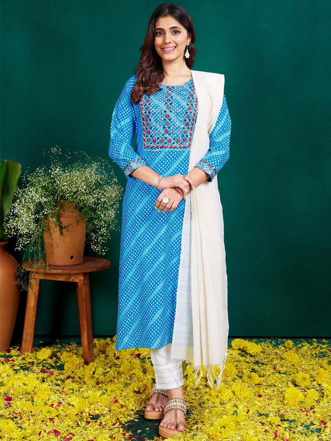 

Rujave Bandhani Printed Thread Work Straight Kurta with Trousers & Dupatta, Turquoise blue