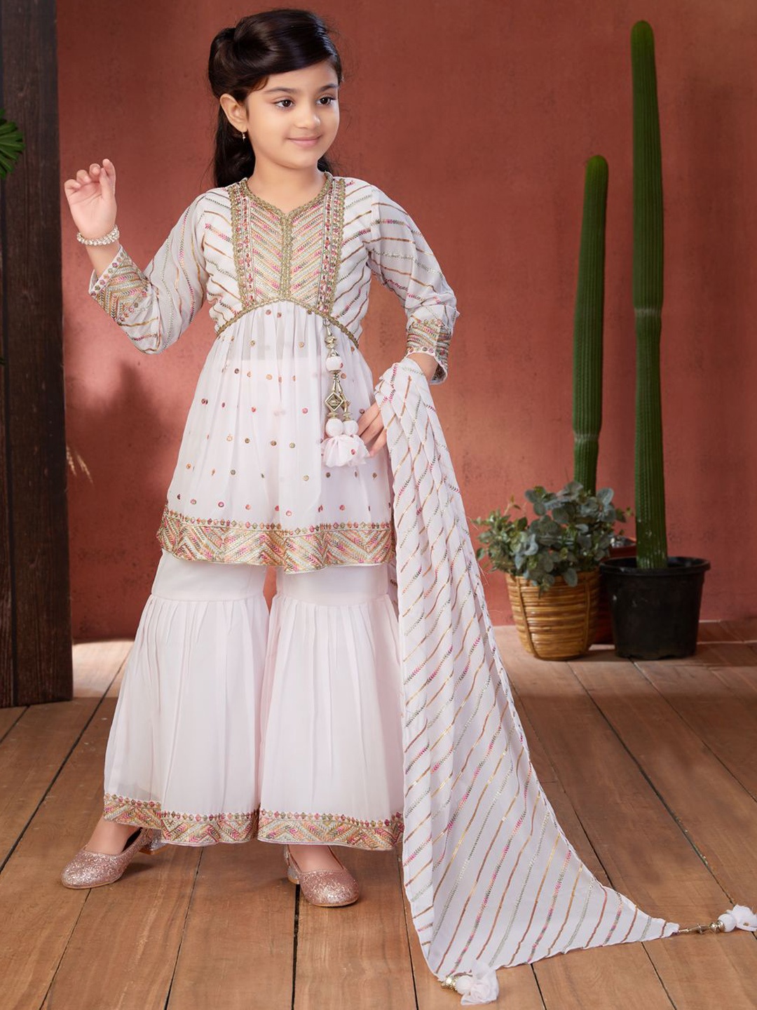 

Sangria Girls Geometric Embroidered Zari & Thread Kurta With Sharara & Dupatta, Pink