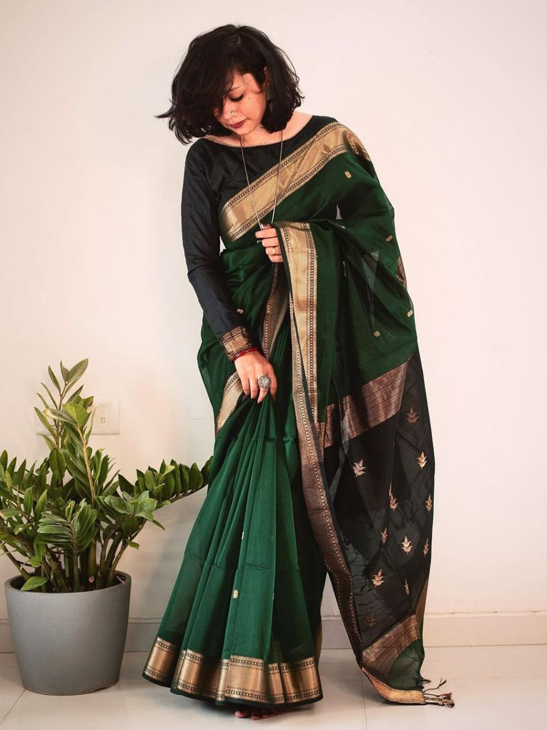 

Fashion Booms Woven Design Zari Saree, Green