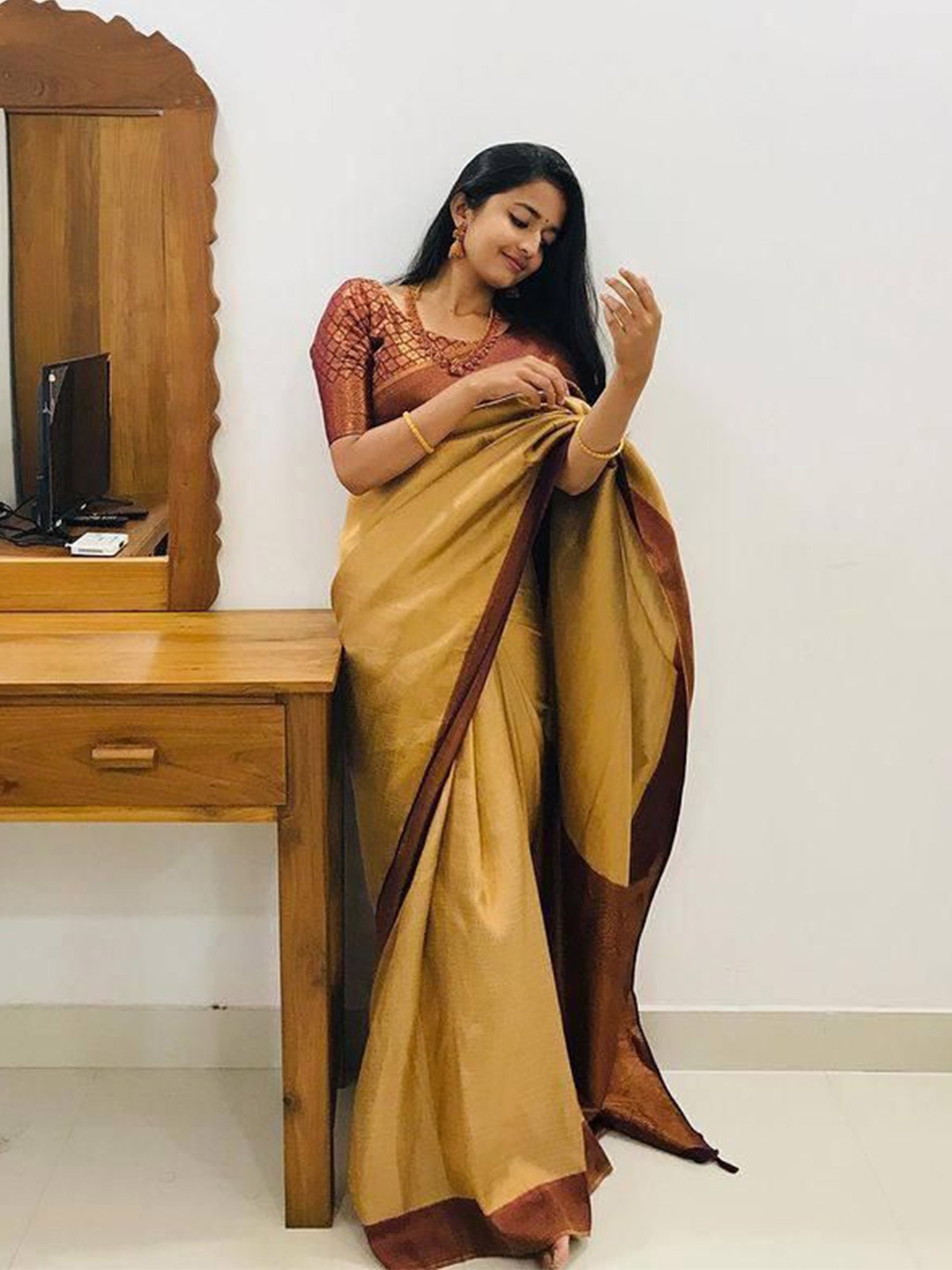 

Fashion Booms Woven Design Zari Pure Silk Banarasi Saree, Yellow