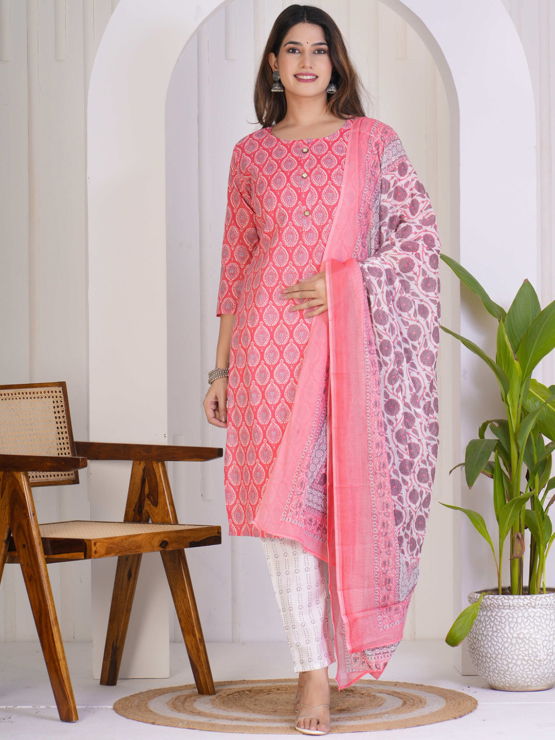 

Assamica Round Neck Ethnic Motifs Printed Straight Kurta with Trouser & Dupatta, Pink