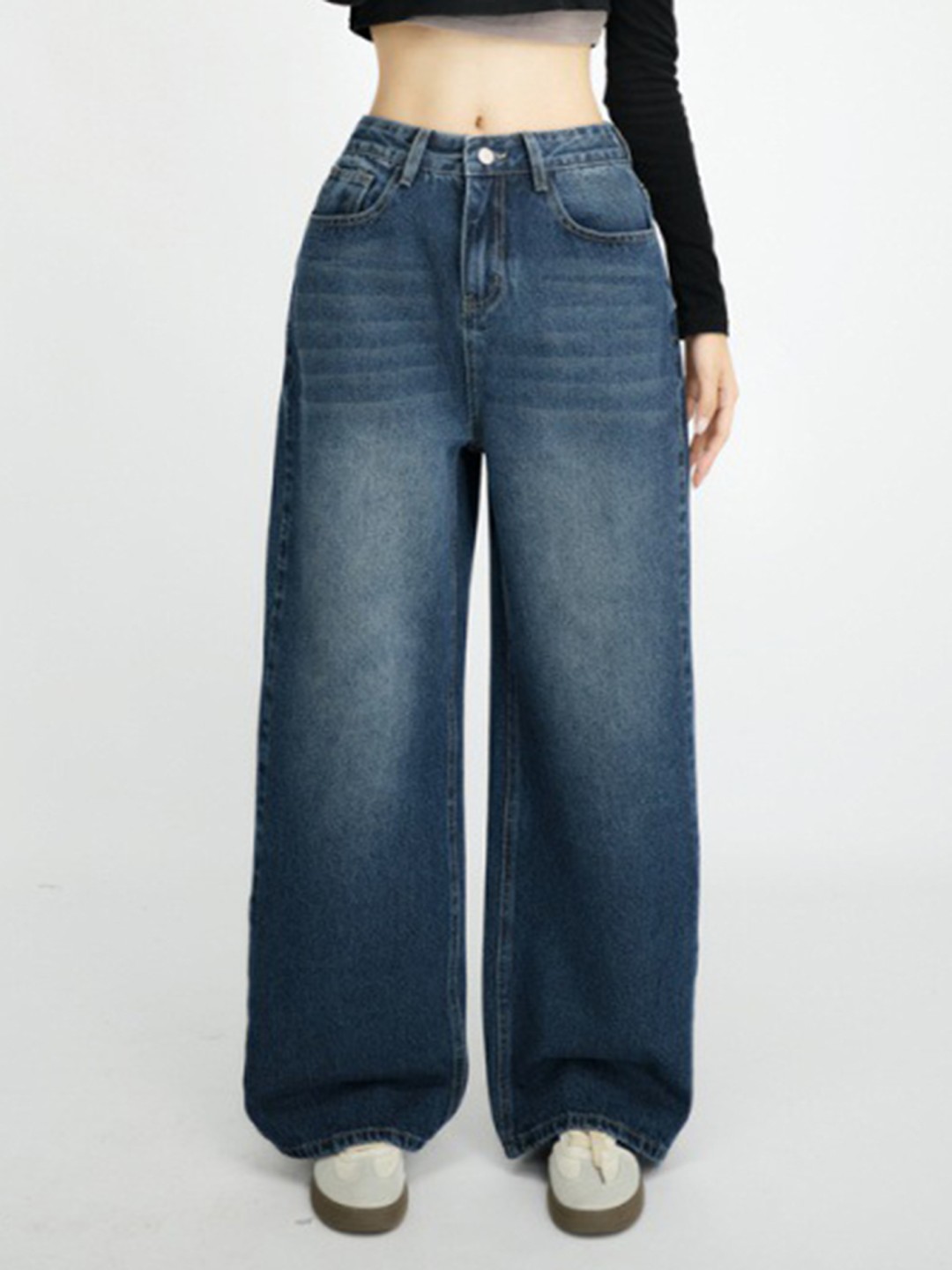 

LULU & SKY Women Cotton Straight Fit Slash Knee Heavy Fade Jeans, Blue