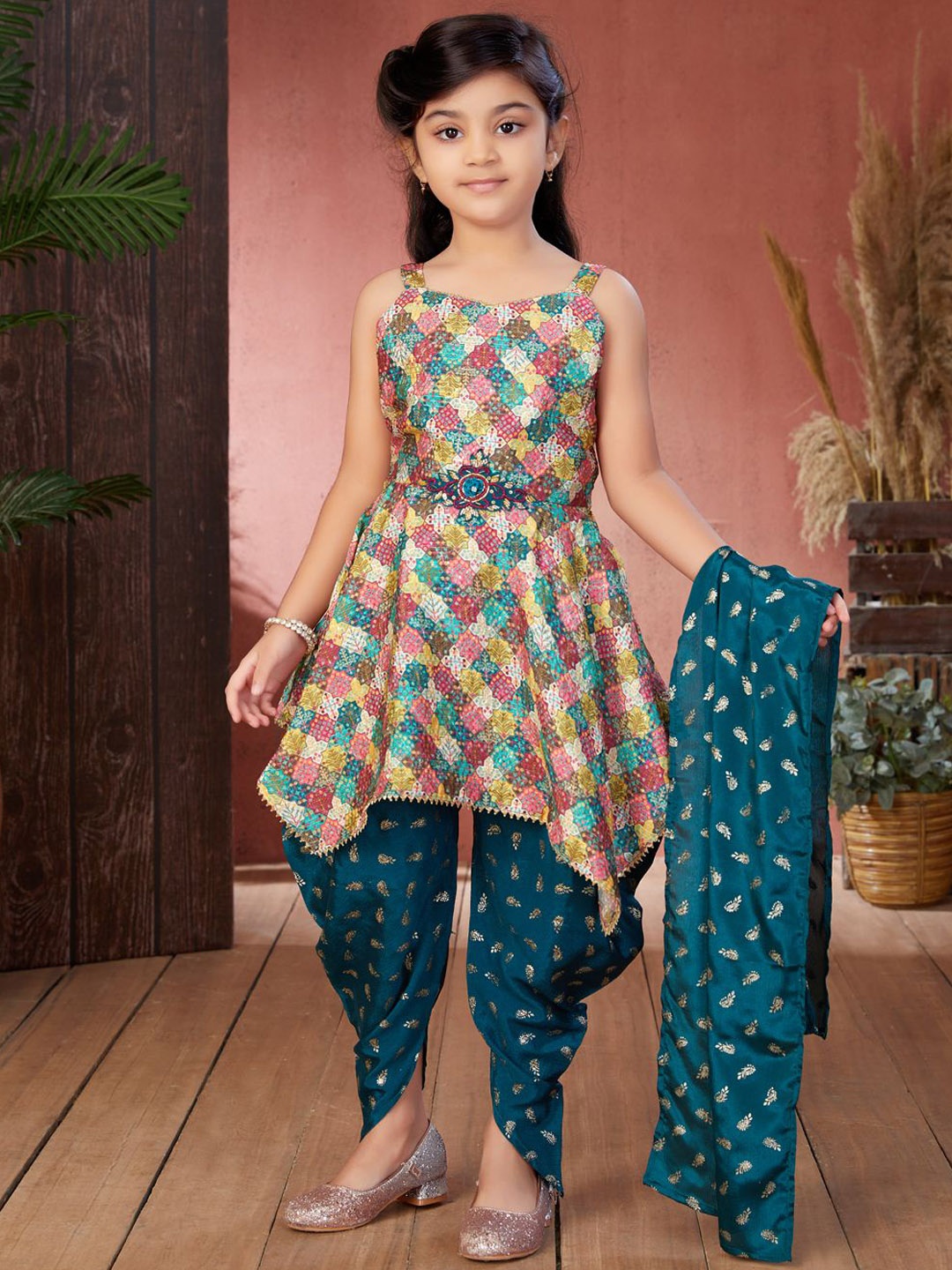 

Sangria Girls Floral Foil Print & Embroidered Patch Work Silk A Line Dhoti Kurta Set, Green
